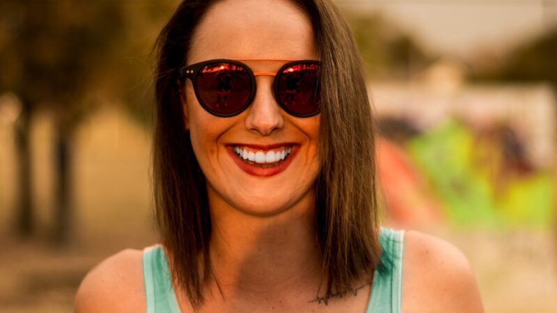 Benefits and Risks of Teeth Whitening